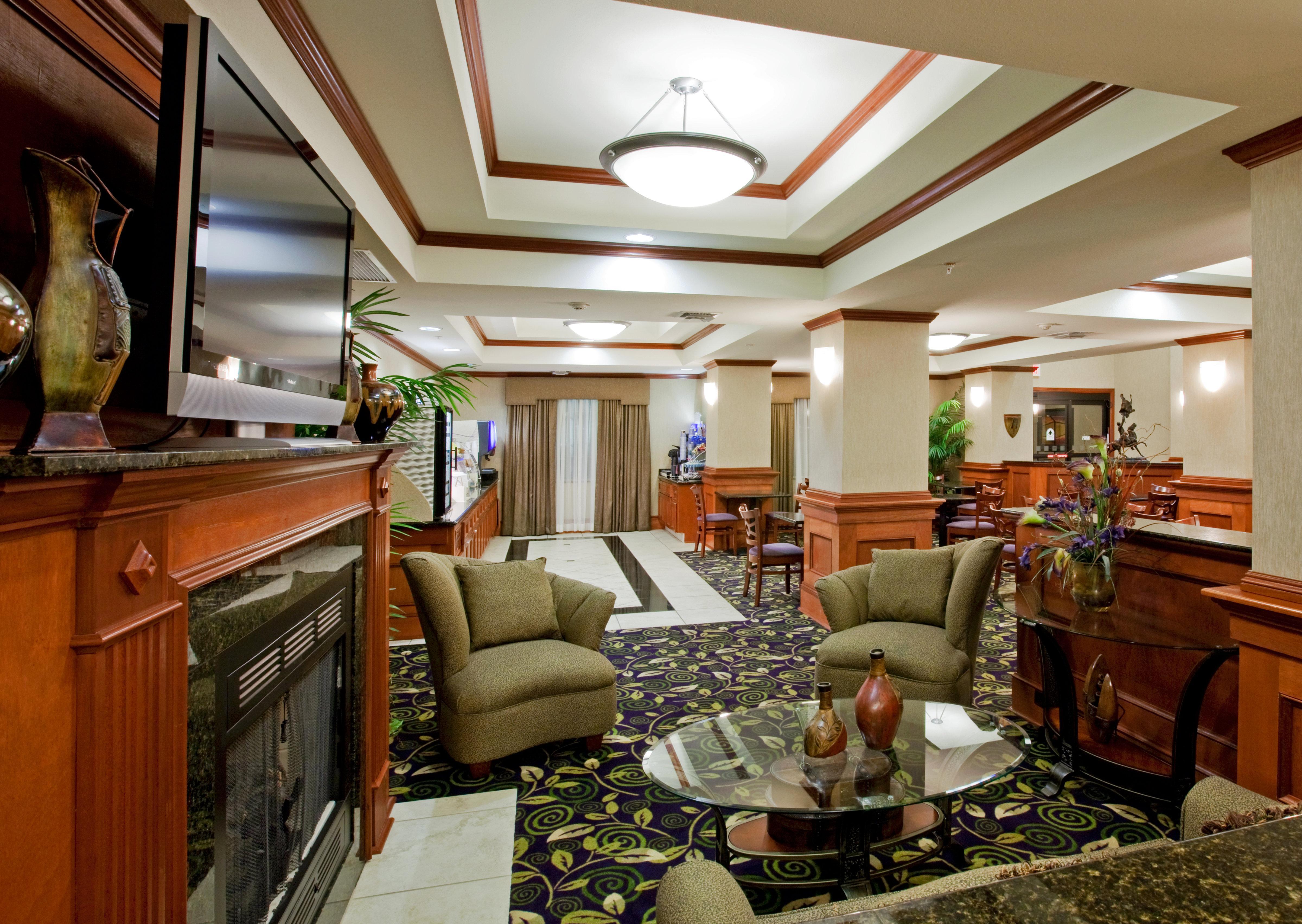 Holiday Inn Express Hotel And Suites Ada By Ihg Экстерьер фото